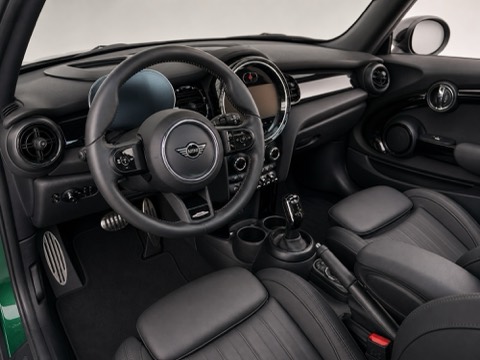 MINI Cooper, puesto de conducción